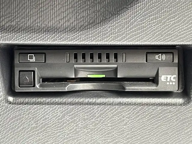 トヨタ アクア G GRスポーツ 兵庫県 2018(平30)年 4.6万km ホワイトパールクリスタルシャイン 純正9インチナビ/Bluetooth接続/フルセグ/バックカメラ/ETC/シートヒーター/ハーフレザーシート/LEDヘッドライト/オートハイビーム/衝突軽減ブレーキ/純正フロアマット/レーンキープアシスト/スマートキー