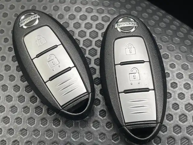 日産 エクストレイル 20X エマージェンシーブレーキ 佐賀県 2014(平26)年 12.3万km ダイヤモンドブラック 純正SDナビゲーション/・フルセグTV/CD/DVD/USB/Bluetooth/アラウンドビューモニター/前後ドライブレコーダー/ビルトインETC/デジタルインナーミラー/ミラーヒーター/合皮シート/DN席シートヒーター/ISOFIX対応/革巻きステアリング/ステアリングリモコン/純正17インチアルミホイール/純正LEDヘッドライト/純正フォグランプ/純正フロアマット/純正ドアバイザ―/新車保証書/取扱説明書/スペアキー１本/日産セーフティシールド/・クルーズコントロール/・エマージェンシーブレーキ/・レーンディパーチャーワーニング/・後側方車両検知警報/・ふらつき警報