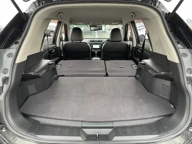 日産 エクストレイル 20X エマージェンシーブレーキ 佐賀県 2014(平26)年 12.3万km ダイヤモンドブラック 純正SDナビゲーション/・フルセグTV/CD/DVD/USB/Bluetooth/アラウンドビューモニター/前後ドライブレコーダー/ビルトインETC/デジタルインナーミラー/ミラーヒーター/合皮シート/DN席シートヒーター/ISOFIX対応/革巻きステアリング/ステアリングリモコン/純正17インチアルミホイール/純正LEDヘッドライト/純正フォグランプ/純正フロアマット/純正ドアバイザ―/新車保証書/取扱説明書/スペアキー１本/日産セーフティシールド/・クルーズコントロール/・エマージェンシーブレーキ/・レーンディパーチャーワーニング/・後側方車両検知警報/・ふらつき警報