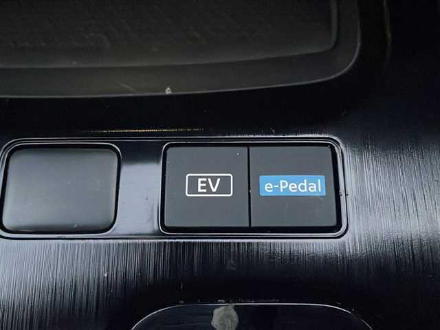 日産 エクストレイル X e－4ORCE エクストリーマーX 大阪府 2024(令6)年 1.3万km ステルスグレー/スーパーブラック ワンオーナー/純正12.3インチナビ/BTオーディオ/フルセグテレビ/ApplreCarPlay/AndoroidAuto/全方位カメラ/前席パワーシート/パワーバックドア/全席シートヒーター/ステアリングヒーター/デジタルインナーミラー/プロパイロット/電動パーキングブレーキ/オートホールド/LEDヘッドライト/純正18インチAW/ルーフレール/スペアキー