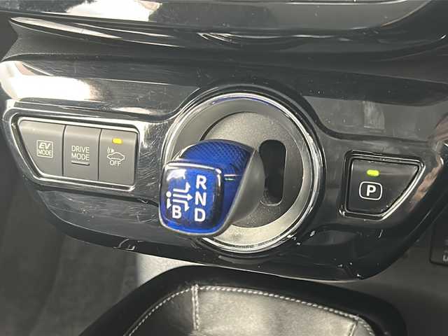 トヨタ プリウス S ツーリングセレクション 宮城県 2016(平28)年 7.5万km ホワイトパールクリスタルシャイン 禁煙車/モデリスタエアロ（F.S.R）/トヨタセーフティーセンス/・プリクラッシュセーフティーシステム/・レーダークルーズコントロール/・レーンディバ―チャーアラート/・レーントレーシングアシスト/・オートマチックハイビーム/前席シートヒーター/純正7インチＳＤナビ/（BT.AM.FM.CD.DVD.SD）/バックカメラ/フルセグテレビ/ビルトインETC/革巻きステアリング/ステアリングスイッチ/プッシュスタートスマートキー/合皮シート/純正フロアマット/純正ドアバイザー/LEDヘッドライト/LEDフォグランプ/社外19インチアルミホイール/ダウンサス/アイドリングストップ/横滑り防止機能