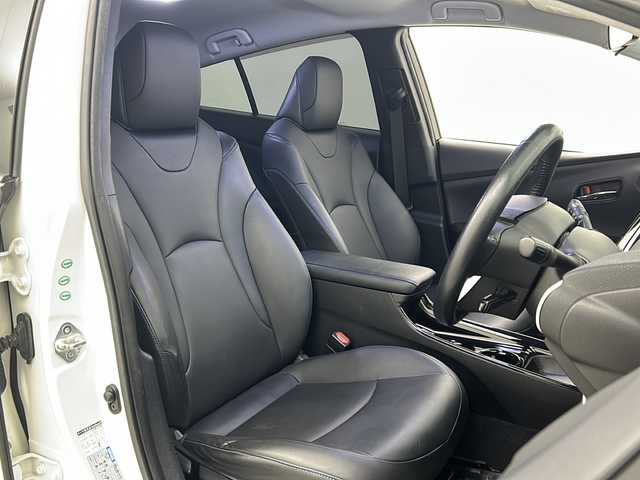 トヨタ プリウス S ツーリングセレクション 宮城県 2016(平28)年 7.5万km ホワイトパールクリスタルシャイン 禁煙車/モデリスタエアロ（F.S.R）/トヨタセーフティーセンス/・プリクラッシュセーフティーシステム/・レーダークルーズコントロール/・レーンディバ―チャーアラート/・レーントレーシングアシスト/・オートマチックハイビーム/前席シートヒーター/純正7インチＳＤナビ/（BT.AM.FM.CD.DVD.SD）/バックカメラ/フルセグテレビ/ビルトインETC/革巻きステアリング/ステアリングスイッチ/プッシュスタートスマートキー/合皮シート/純正フロアマット/純正ドアバイザー/LEDヘッドライト/LEDフォグランプ/社外19インチアルミホイール/ダウンサス/アイドリングストップ/横滑り防止機能