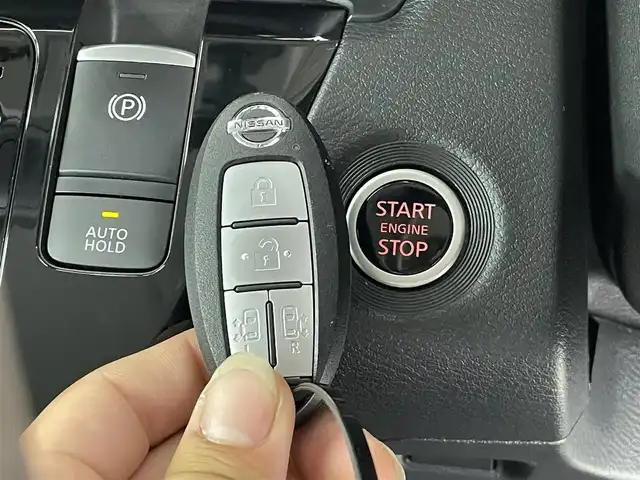 日産 ルークス HWS Gターボ プロパイロットED 群馬県 2022(令4)年 2.3万km フローズンバニラパール プレミアムグラデーションインテリア&快適パックA/・本革巻ステアリング（ブラウン）/・レザー調インストパネル/ドアトリムクロス（合皮） /・シート地（合皮/トリコット）/・プラズマクラスター搭載リヤシーリングファン /・パーソナルテーブル〈後席〉/カップホルダー/USBソケット〈助手席シートバック部〉/・ロールサンシェード〈リヤ〉/・撥水加工シート/＝＝＝＝＝＝＝/純正9インチディスプレイオーディオ/・AM/FM/Bluetooth/USB/・AppleCarPlay/AndroidAuto/アラウンドビューモニター/ビルトインETC/ナビ連動純正ドライブレコーダー/プロパイロット/エマージェンシーブレーキ/踏み間違い衝突防止アシスト/インテリジェントLI（車線逸脱防止支援システム）/LDW（車線逸脱警報）/インテリジェント FCW（前方衝突予測警報）/インテリジェント DA（ふらつき警報）/標識検知機能/先行車発進お知らせ/スマートキー/プッシュスタート/LEDヘッドライト