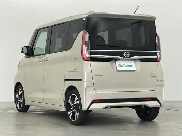 日産 ルークス HWS Gターボ プロパイロットED 群馬県 2022(令4)年 2.3万km フローズンバニラパール プレミアムグラデーションインテリア&快適パックA/・本革巻ステアリング（ブラウン）/・レザー調インストパネル/ドアトリムクロス（合皮） /・シート地（合皮/トリコット）/・プラズマクラスター搭載リヤシーリングファン /・パーソナルテーブル〈後席〉/カップホルダー/USBソケット〈助手席シートバック部〉/・ロールサンシェード〈リヤ〉/・撥水加工シート/＝＝＝＝＝＝＝/純正9インチディスプレイオーディオ/・AM/FM/Bluetooth/USB/・AppleCarPlay/AndroidAuto/アラウンドビューモニター/ビルトインETC/ナビ連動純正ドライブレコーダー/プロパイロット/エマージェンシーブレーキ/踏み間違い衝突防止アシスト/インテリジェントLI（車線逸脱防止支援システム）/LDW（車線逸脱警報）/インテリジェント FCW（前方衝突予測警報）/インテリジェント DA（ふらつき警報）/標識検知機能/先行車発進お知らせ/スマートキー/プッシュスタート/LEDヘッドライト