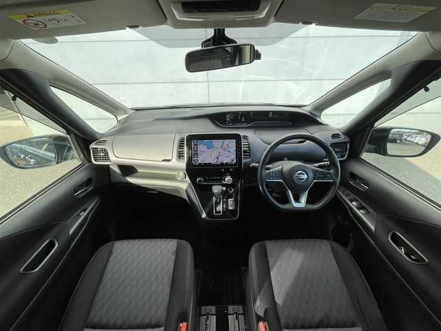 日産 セレナ ハイウェイスター V 千葉県 2020(令2)年 5.9万km ダイヤモンドブラック 純正ナビ/フルセグTV/アラウンドビューモニター/フリップダウンモニター/両側パワースライドドア/ビルトインETC/クルーズコントロール/オートライト/フォグライト/アイドリングストップ/コーナーセンサー/衝突被害軽減ブレーキ/レーンキープアシスト/横滑り防止装置