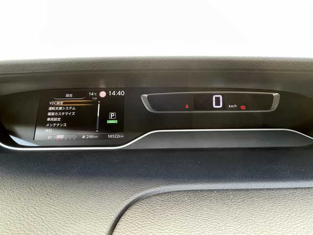 日産 セレナ ハイウェイスター V 千葉県 2020(令2)年 5.9万km ダイヤモンドブラック 純正ナビ/フルセグTV/アラウンドビューモニター/フリップダウンモニター/両側パワースライドドア/ビルトインETC/クルーズコントロール/オートライト/フォグライト/アイドリングストップ/コーナーセンサー/衝突被害軽減ブレーキ/レーンキープアシスト/横滑り防止装置