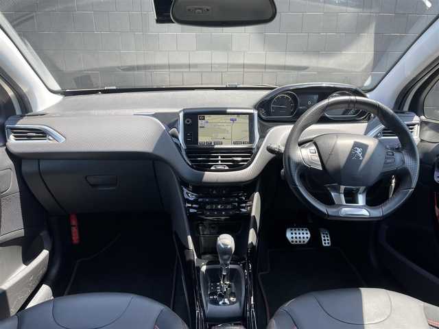 プジョー ２００８ GTライン 静岡県 2017(平29)年 4.9万km パール 純正ナビ　/衝突軽減ブレーキ　/クルーズコントロール　/バックカメラ　/ＨＩＤヘッドライト　/リアセンサー　/リモコンキー/オートライト　/前後ドライブレコーダー　/ＥＴＣ　