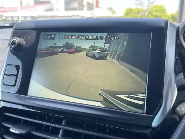 プジョー ２００８ GTライン 静岡県 2017(平29)年 4.9万km パール 純正ナビ　/衝突軽減ブレーキ　/クルーズコントロール　/バックカメラ　/ＨＩＤヘッドライト　/リアセンサー　/リモコンキー/オートライト　/前後ドライブレコーダー　/ＥＴＣ　