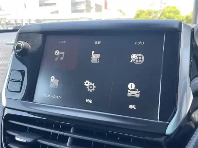 プジョー ２００８ GTライン 静岡県 2017(平29)年 4.9万km パール 純正ナビ　/衝突軽減ブレーキ　/クルーズコントロール　/バックカメラ　/ＨＩＤヘッドライト　/リアセンサー　/リモコンキー/オートライト　/前後ドライブレコーダー　/ＥＴＣ　