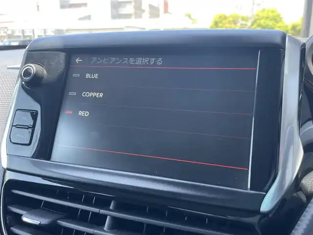 プジョー ２００８ GTライン 静岡県 2017(平29)年 4.9万km パール 純正ナビ　/衝突軽減ブレーキ　/クルーズコントロール　/バックカメラ　/ＨＩＤヘッドライト　/リアセンサー　/リモコンキー/オートライト　/前後ドライブレコーダー　/ＥＴＣ　