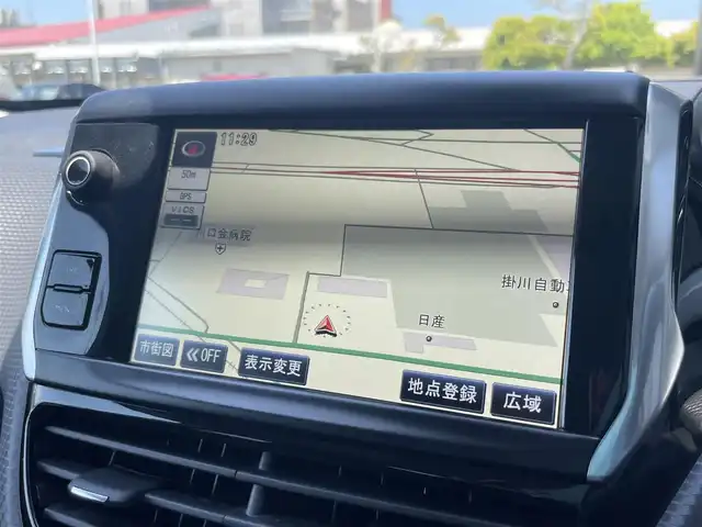 プジョー ２００８ GTライン 静岡県 2017(平29)年 4.9万km パール 純正ナビ　/衝突軽減ブレーキ　/クルーズコントロール　/バックカメラ　/ＨＩＤヘッドライト　/リアセンサー　/リモコンキー/オートライト　/前後ドライブレコーダー　/ＥＴＣ　