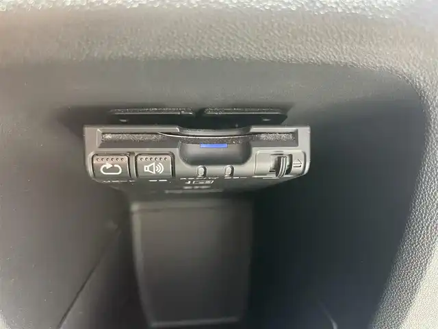 プジョー ２００８ GTライン 静岡県 2017(平29)年 4.9万km パール 純正ナビ　/衝突軽減ブレーキ　/クルーズコントロール　/バックカメラ　/ＨＩＤヘッドライト　/リアセンサー　/リモコンキー/オートライト　/前後ドライブレコーダー　/ＥＴＣ　
