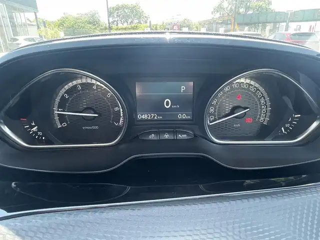 プジョー ２００８ GTライン 静岡県 2017(平29)年 4.9万km パール 純正ナビ　/衝突軽減ブレーキ　/クルーズコントロール　/バックカメラ　/ＨＩＤヘッドライト　/リアセンサー　/リモコンキー/オートライト　/前後ドライブレコーダー　/ＥＴＣ　