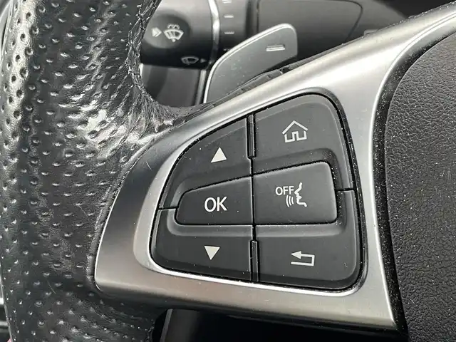 メルセデス・ベンツ Ｃ１８０ クーペ スポーツ 福岡県 2016(平28)年 8.2万km ヒヤシンスレッド 純正ナビ　黒革シート　バックカメラ　ＰＲＥ－ＳＡＦＥブレーキ　アテンションアシスト　ブラインドスポットアシスト　クルーズコントロール　ＥＴＣ　スマートキー　プッシュスタート　フルセグ　ＣＤ／ＤＶＤ再生