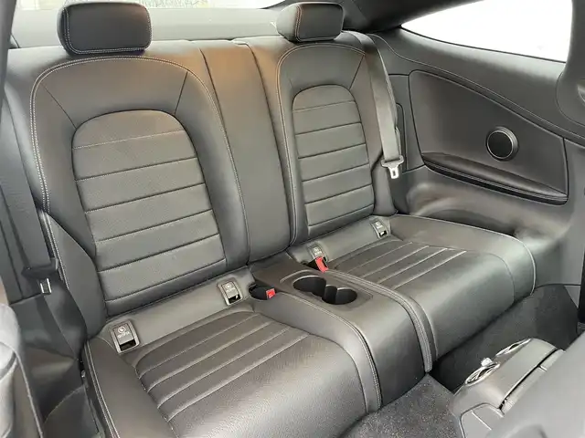 メルセデス・ベンツ Ｃ１８０ クーペ スポーツ 福岡県 2016(平28)年 8.2万km ヒヤシンスレッド 純正ナビ　黒革シート　バックカメラ　ＰＲＥ－ＳＡＦＥブレーキ　アテンションアシスト　ブラインドスポットアシスト　クルーズコントロール　ＥＴＣ　スマートキー　プッシュスタート　フルセグ　ＣＤ／ＤＶＤ再生