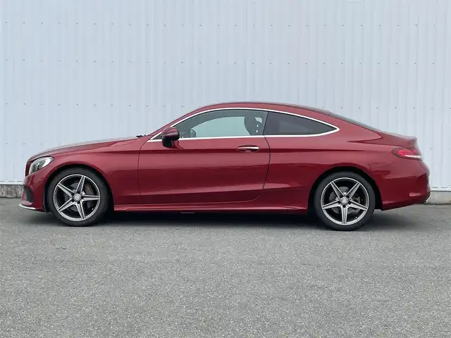 メルセデス・ベンツ Ｃ１８０ クーペ スポーツ 福岡県 2016(平28)年 8.2万km ヒヤシンスレッド 純正ナビ　黒革シート　バックカメラ　ＰＲＥ－ＳＡＦＥブレーキ　アテンションアシスト　ブラインドスポットアシスト　クルーズコントロール　ＥＴＣ　スマートキー　プッシュスタート　フルセグ　ＣＤ／ＤＶＤ再生