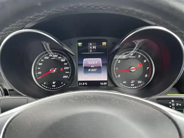 メルセデス・ベンツ Ｃ１８０ クーペ スポーツ 福岡県 2016(平28)年 8.2万km ヒヤシンスレッド 純正ナビ　黒革シート　バックカメラ　ＰＲＥ－ＳＡＦＥブレーキ　アテンションアシスト　ブラインドスポットアシスト　クルーズコントロール　ＥＴＣ　スマートキー　プッシュスタート　フルセグ　ＣＤ／ＤＶＤ再生