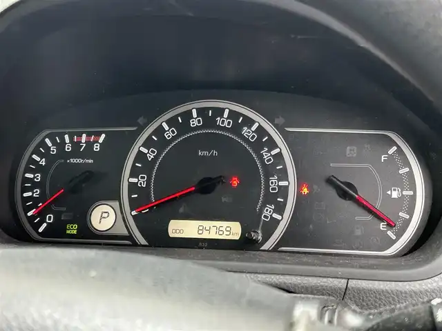 トヨタ ヴォクシー X 道央・札幌 2016(平28)年 8.5万km ホワイトパールクリスタルシャイン ４WD /バックカメラ/ドライブレコーダー（前後）/純正ナビ(TV/BT/FM/AM/CD/DVD)/ステアリングスイッチ/純正フロアマット/純正ドアバイザー/電格ミラー/オートライト/ETC/プリクラッシュセーフティ/オートハイビーム/横滑り防止/ワイパーデアイサー