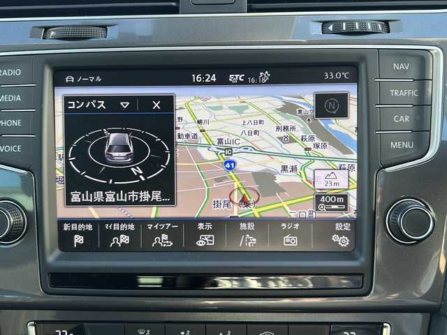フォルクスワーゲン ゴルフ オールトラック 富山県 2015(平27)年 7.6万km 白 ４WD/ルーフレール/スマートキー×２/メーカーオプションメモリーナビ/DVD/BT/バックカメラ/ビルトインETC/衝突安全ブレーキ/プッシュスタート/パドルシフト/レーダークルコン/革巻きステアリング/ステアリングスイッチ/電動Pブレーキ/純正１７インチAW/アイドリングストップ/横滑り防止装置/純正フロアマット/電格ウィンカーミラー/HIDヘッドライト/フォグ/バックフォグ/ドアミラーヒーター/保証書・取説・ナビ取説
