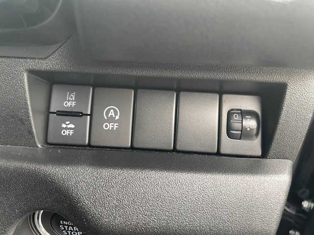 スズキ ジムニー XL 三重県 2023(令5)年 0.4万km ブルーイッシュブラックパール3 セーフティサポート/・デュアルセンサーブレーキサポート/・車線逸脱警報機能/・ふらつき警報機能/・先行車発進お知らせ機能/・標識認識機能/・ハイビームアシスト/1オーナー/4WD/ターボ/アイドリングストップ/社外ナビゲーション/【CD/DVD】/バックカメラ/D/N席シートヒーター/オートライト/背面タイヤ/プッシュスタート/スマートキー/スペアキー/純正フロアマット
