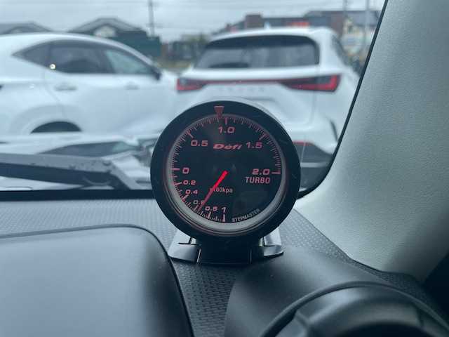 スズキ ジムニー XL 三重県 2023(令5)年 0.4万km ブルーイッシュブラックパール3 セーフティサポート/・デュアルセンサーブレーキサポート/・車線逸脱警報機能/・ふらつき警報機能/・先行車発進お知らせ機能/・標識認識機能/・ハイビームアシスト/1オーナー/4WD/ターボ/アイドリングストップ/社外ナビゲーション/【CD/DVD】/バックカメラ/D/N席シートヒーター/オートライト/背面タイヤ/プッシュスタート/スマートキー/スペアキー/純正フロアマット