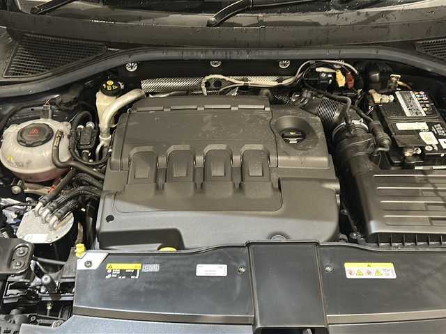 フォルクスワーゲン Ｔ－ロック TDI スポーツ 新潟県 2020(令2)年 1.4万km ラベンナブルーメタリック VWオールインセーフティ/・アダプティブクルーズコントロール/・レーンキープアシスト/・ハイビームアシスト/・パークディスタンスコントロール/・プリクラッシュブレーキシステム/・ブラインドスポットディテクション/・リヤトラフィックアラート/・プロアクティブ・オーキュパント・プロテクション/純正インフォテイメントシステム（ナビ/TV/DVD/BT)/リヤビューカメラ/デジタルメータークラスター/ポストコリジョンブレーキシステム/純正18インチAW/純正フロアマット/LEDヘッドライト＆フォグランプ/オートホールド/インテリアアンビエントライト/2.0ETC