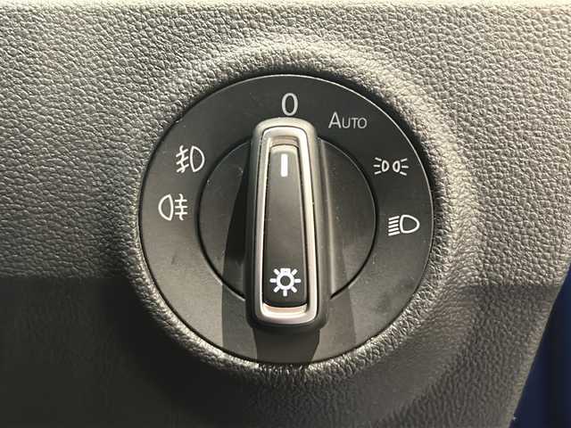 フォルクスワーゲン Ｔ－ロック TDI スポーツ 新潟県 2020(令2)年 1.4万km ラベンナブルーメタリック VWオールインセーフティ/・アダプティブクルーズコントロール/・レーンキープアシスト/・ハイビームアシスト/・パークディスタンスコントロール/・プリクラッシュブレーキシステム/・ブラインドスポットディテクション/・リヤトラフィックアラート/・プロアクティブ・オーキュパント・プロテクション/純正インフォテイメントシステム（ナビ/TV/DVD/BT)/リヤビューカメラ/デジタルメータークラスター/ポストコリジョンブレーキシステム/純正18インチAW/純正フロアマット/LEDヘッドライト＆フォグランプ/オートホールド/インテリアアンビエントライト/2.0ETC