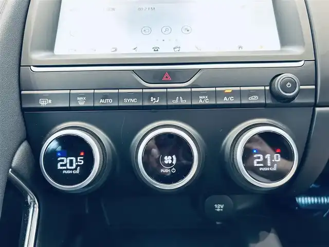 ジャガー Ｅペース S 180PS 大阪府 2020(令2)年 3.9万km ポラリスホワイト ワンオーナー/黒革/パワーシート/シートヒーター/純正ナビ/３６０度カメラ/applecarplay/純正19インチAW/LEDヘッドライト/クリアランスソナー/クルコン