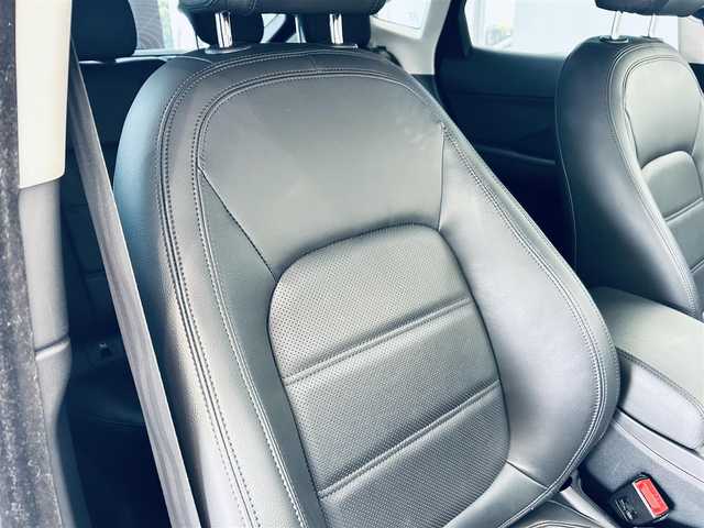 ジャガー Ｅペース S 180PS 大阪府 2020(令2)年 3.9万km ポラリスホワイト ワンオーナー/黒革/パワーシート/シートヒーター/純正ナビ/３６０度カメラ/applecarplay/純正19インチAW/LEDヘッドライト/クリアランスソナー/クルコン