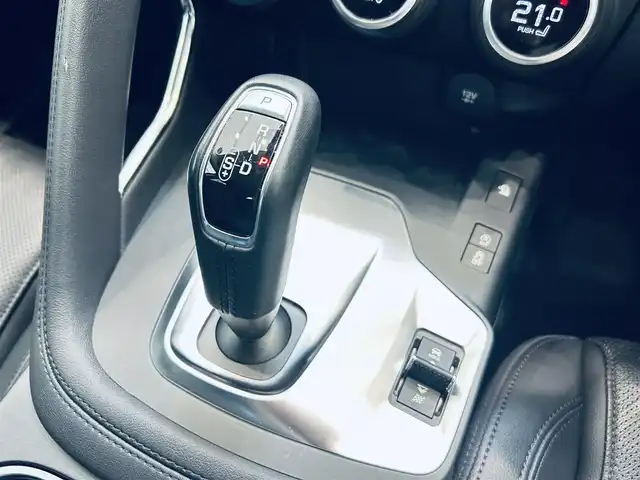 ジャガー Ｅペース S 180PS 大阪府 2020(令2)年 3.9万km ポラリスホワイト ワンオーナー/黒革/パワーシート/シートヒーター/純正ナビ/３６０度カメラ/applecarplay/純正19インチAW/LEDヘッドライト/クリアランスソナー/クルコン