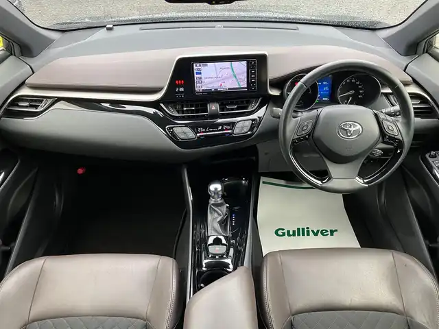 トヨタ Ｃ－ＨＲ G 静岡県 2018(平30)年 3.2万km ブラックマイカ エンジンスタートボタン/パワーウィンドウ/パワーステアリング/アイドリングストップ/スマートキー/スペアキー/オートエアコン/クルーズコントロール/純正ETC/バックカメラ/7インチメモリナビ（CD.DVD.BT.フルセグ）/ドライブレコーダー/フロアマット/D席N席シートヒーター/純正18インチアルミホイール/ABS/横滑り防止装置/コーナーセンサー前後/レーンキープアシスト/オートライト/W+サイドエアバック/衝突軽減システム/カーテンエアバック