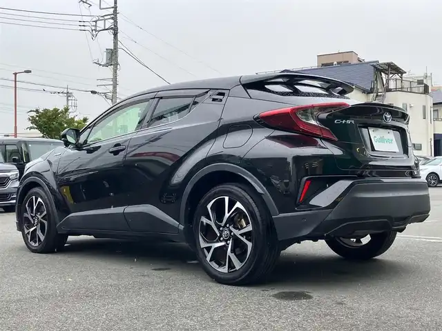 トヨタ Ｃ－ＨＲ G 静岡県 2018(平30)年 3.2万km ブラックマイカ エンジンスタートボタン/パワーウィンドウ/パワーステアリング/アイドリングストップ/スマートキー/スペアキー/オートエアコン/クルーズコントロール/純正ETC/バックカメラ/7インチメモリナビ（CD.DVD.BT.フルセグ）/ドライブレコーダー/フロアマット/D席N席シートヒーター/純正18インチアルミホイール/ABS/横滑り防止装置/コーナーセンサー前後/レーンキープアシスト/オートライト/W+サイドエアバック/衝突軽減システム/カーテンエアバック