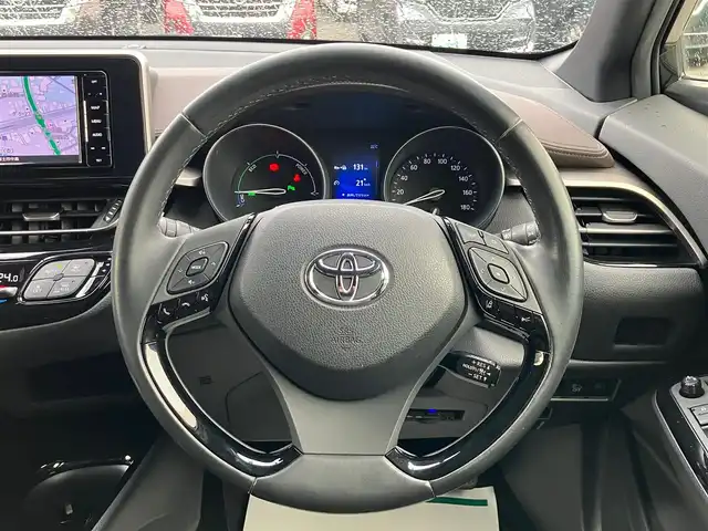 トヨタ Ｃ－ＨＲ G 静岡県 2018(平30)年 3.2万km ブラックマイカ エンジンスタートボタン/パワーウィンドウ/パワーステアリング/アイドリングストップ/スマートキー/スペアキー/オートエアコン/クルーズコントロール/純正ETC/バックカメラ/7インチメモリナビ（CD.DVD.BT.フルセグ）/ドライブレコーダー/フロアマット/D席N席シートヒーター/純正18インチアルミホイール/ABS/横滑り防止装置/コーナーセンサー前後/レーンキープアシスト/オートライト/W+サイドエアバック/衝突軽減システム/カーテンエアバック