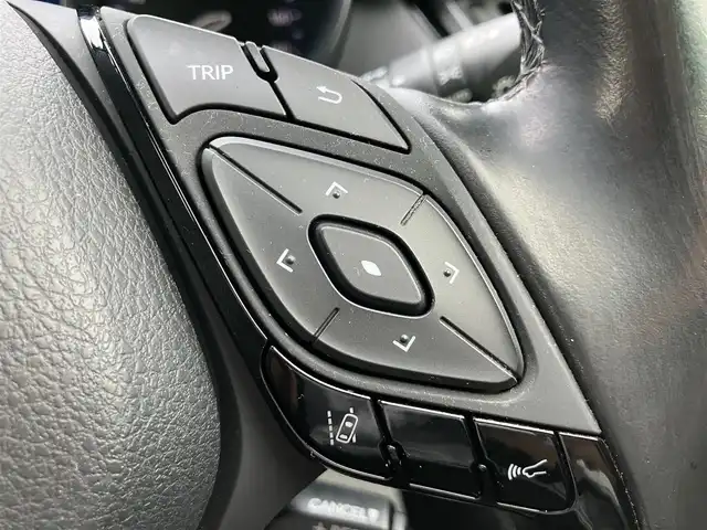 トヨタ Ｃ－ＨＲ G 静岡県 2018(平30)年 3.2万km ブラックマイカ エンジンスタートボタン/パワーウィンドウ/パワーステアリング/アイドリングストップ/スマートキー/スペアキー/オートエアコン/クルーズコントロール/純正ETC/バックカメラ/7インチメモリナビ（CD.DVD.BT.フルセグ）/ドライブレコーダー/フロアマット/D席N席シートヒーター/純正18インチアルミホイール/ABS/横滑り防止装置/コーナーセンサー前後/レーンキープアシスト/オートライト/W+サイドエアバック/衝突軽減システム/カーテンエアバック