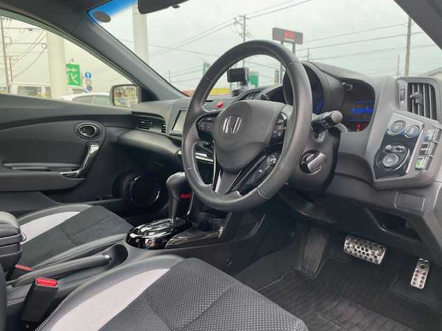 ホンダ ＣＲ－Ｚ α ドレストレーベルⅢ 三重県 2014(平26)年 7.6万km プレミアムホワイトパール ツートンカラースタイル/純正SDナビ/フルセグTV/【CD/DVD/SD/Bluetooth】/バックカメラ/ETC/クルーズコントロール/オートライト/HIDヘッドライト/フロントフォグランプ/205/45R17インチ純正AW/スマートキー/スペアキー/純正フロアマット