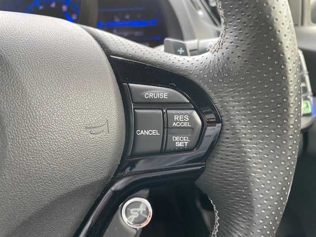 ホンダ ＣＲ－Ｚ α ドレストレーベルⅢ 三重県 2014(平26)年 7.6万km プレミアムホワイトパール ツートンカラースタイル/純正SDナビ/フルセグTV/【CD/DVD/SD/Bluetooth】/バックカメラ/ETC/クルーズコントロール/オートライト/HIDヘッドライト/フロントフォグランプ/205/45R17インチ純正AW/スマートキー/スペアキー/純正フロアマット