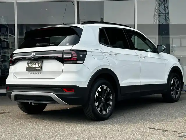 フォルクスワーゲン ＶＷ Ｔ－クロス TSI アクティブ 富山県 2022(令4)年 4.6万km 白 Discover pro パッケージ/純正ナビ/メモリナビ/フルセグテレビ/Bluetooth接続/AM/FMラジオ/App-conect/バックカメラ/ACC/LEDヘッドライト/プッシュスタート/ETC2.0/アイドリングストップ