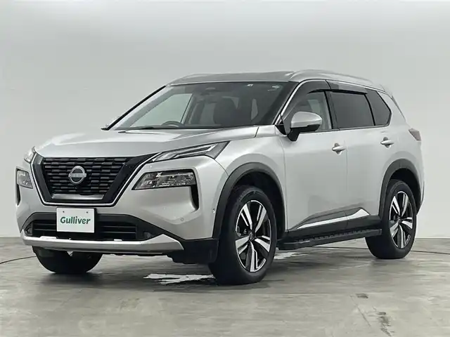 日産 エクストレイル G e－4ORCE 大阪府 2022(令4)年 3.4万km ブリリアントシルバー ワンオーナー/プロパイロット　/・LDW/・BSW/・BSI/・FCM/・踏み間違い防止/・駐車支援/・ハンドル支援/・オートクルーズコントロール/・ふらつき警報/アラウンドビューモニター　/純正ナビゲーション/【AM/FM/applecarplay/Bluetooth/フルセグ】/レザーシート　/ＥＴＣ　/エマージェンシーブレーキ　/ステアリングヒーター　/シートヒーター　/パワーシート　/電動リアゲート　/デジタルインナーミラー/ドライブレコーダー/ルーフレール　/プッシュスタート/スマートキー/LEDライト/オートライト/フォグライト/オートマッチクハイビーム/ステアリングスイッチ/革巻きステアリング/チルトステアリング/ドアバイザー/電動格納ウィンカーミラー