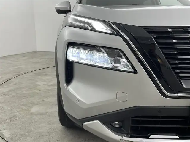 日産 エクストレイル G e－4ORCE 大阪府 2022(令4)年 3.4万km ブリリアントシルバー ワンオーナー/プロパイロット　/・LDW/・BSW/・BSI/・FCM/・踏み間違い防止/・駐車支援/・ハンドル支援/・オートクルーズコントロール/・ふらつき警報/アラウンドビューモニター　/純正ナビゲーション/【AM/FM/applecarplay/Bluetooth/フルセグ】/レザーシート　/ＥＴＣ　/エマージェンシーブレーキ　/ステアリングヒーター　/シートヒーター　/パワーシート　/電動リアゲート　/デジタルインナーミラー/ドライブレコーダー/ルーフレール　/プッシュスタート/スマートキー/LEDライト/オートライト/フォグライト/オートマッチクハイビーム/ステアリングスイッチ/革巻きステアリング/チルトステアリング/ドアバイザー/電動格納ウィンカーミラー