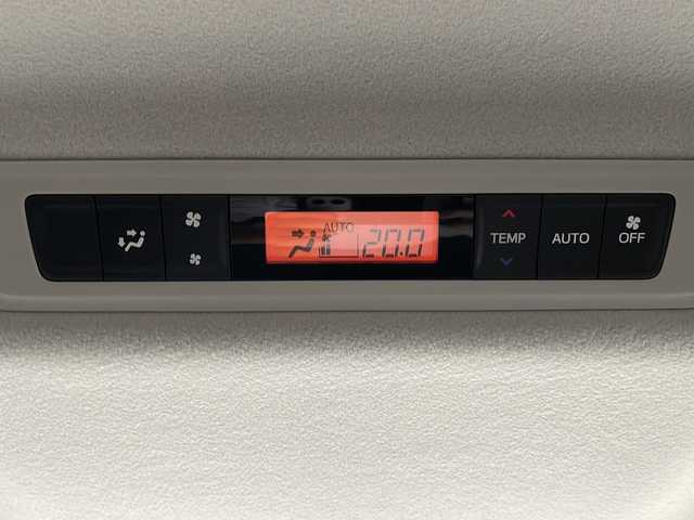 トヨタ エスクァイア Gi 山形県 2016(平28)年 6.2万km ホワイトパールクリスタルシャイン 禁煙車/Toyota Safety Sense C/・プリクラッシュセーフティ（PCS）/・レーンディパーチャーアラート（LDA）/・オートマチックハイビーム/・トラクションコントロールシステム（TCS）/クルーズコントロール/純正SDナビ/（フルセグ/AM/FM/SD/BT）/バックカメラ/両側パワースライド/アイドリングストップ/レザーシート/シートヒーター/LEDヘッドライト/フォグランプ/純正エンジンスターター/プッシュスタート/ナノイーエアコン/後席サンシェード