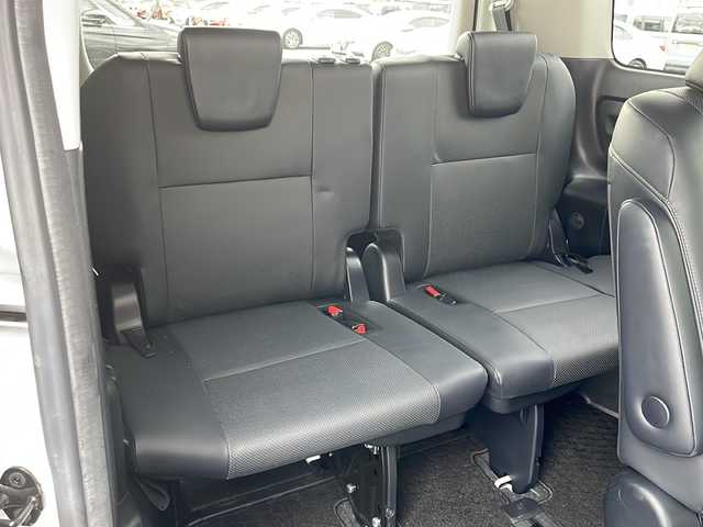 トヨタ エスクァイア Gi 山形県 2016(平28)年 6.2万km ホワイトパールクリスタルシャイン 禁煙車/Toyota Safety Sense C/・プリクラッシュセーフティ（PCS）/・レーンディパーチャーアラート（LDA）/・オートマチックハイビーム/・トラクションコントロールシステム（TCS）/クルーズコントロール/純正SDナビ/（フルセグ/AM/FM/SD/BT）/バックカメラ/両側パワースライド/アイドリングストップ/レザーシート/シートヒーター/LEDヘッドライト/フォグランプ/純正エンジンスターター/プッシュスタート/ナノイーエアコン/後席サンシェード