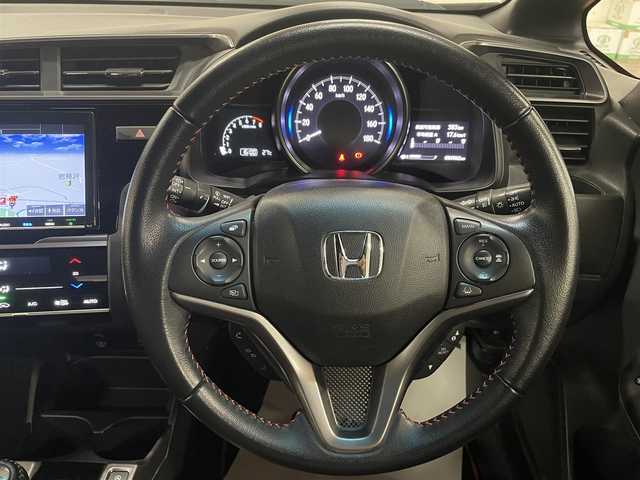 ホンダ フィット RS ホンダセンシング 道央・札幌 2018(平30)年 8.5万km サンセットオレンジⅡ 6MT/純正8型ナビ/フルセグTV/CD/DVD/BT/SD/USB/バックカメラ/寒冷地仕様/衝突軽減ブレーキ/レーンキープアシスト/横滑り防止/レーダークルーズコントロール/ワイパーデアイサー/プッシュスタート/スマートキー/純正ドラレコ/ビルトインETC/LEDヘッドライト/フォグランプ/ステアリングスイッチ/オートライト/ミラーヒーター/純正フロアマット/純正ドアバイザー/保証書/取扱説明書