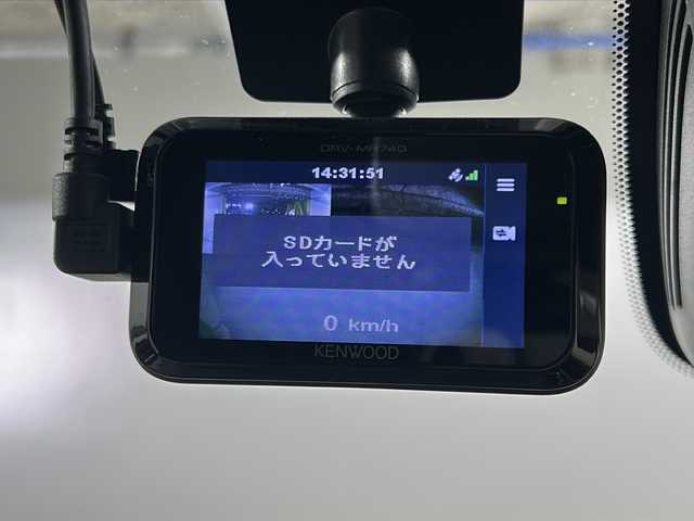 日産 セレナ X 沖縄県 2017(平29)年 5.5万km ブリリアントホワイトパール 県外仕入れ　/禁煙車　/社外ナビ[CN-RE03WD]/（フルセグＴＶ　ＣＤ　ＤＶＤ　Ｂｌｕｅｔｏｏｔｈ）　/１０．１インチフリップダウンモニター　/両側パワースライドドア　/アラウンドビューモニター/ＥＴＣ　/エマージェンシーブレーキ　/ふらつき警報/パーキングアシスト/前後ドライブレコーダー/クルーズコントロール/ステアリングスイッチ/スマートキー/ドアバイザー