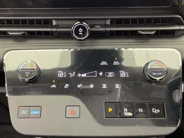 日産 セレナ e－パワー ハイウェイスター V 栃木県 2025(令7)年 0.1千km プリズムホワイト 純正ナビ/(フルセグTV・Bluetooth・USB)/フリップダウンモニター/全方位カメラ(移動物検知機能付き)/プロパイロット/エマージェンシーブレーキ/レーンキープアシスト/アダプティブLEDヘッドライトシステム/オートクルーズコントロール/前後コーナーセンサー/両側パワースライドドア/ワイヤレス充電/前後ドライブレコーダー/禁煙車/ETC2.0/インテリジェントルームミラー/ウォークスルー/スマートキー/スペアキー1本/取扱説明書/保証書