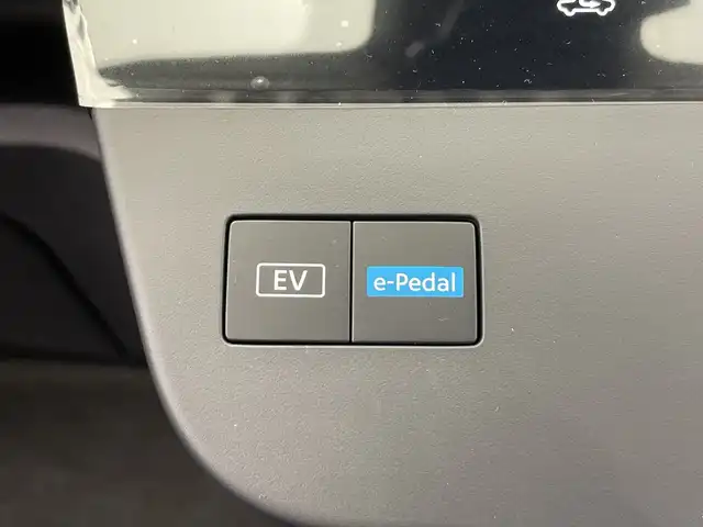 日産 セレナ e－パワー ハイウェイスター V 栃木県 2025(令7)年 0.1千km プリズムホワイト 純正ナビ/(フルセグTV・Bluetooth・USB)/フリップダウンモニター/全方位カメラ(移動物検知機能付き)/プロパイロット/エマージェンシーブレーキ/レーンキープアシスト/アダプティブLEDヘッドライトシステム/オートクルーズコントロール/前後コーナーセンサー/両側パワースライドドア/ワイヤレス充電/前後ドライブレコーダー/禁煙車/ETC2.0/インテリジェントルームミラー/ウォークスルー/スマートキー/スペアキー1本/取扱説明書/保証書