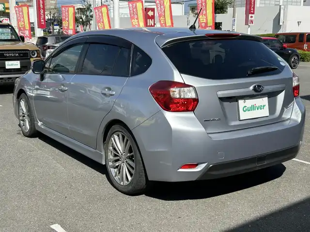 スバル インプレッサ スポーツ 2．0i－S アイサイト 群馬県 2012(平24)年 5.9万km アイスシルバーメタリック 4WD/ワンオーナー/純正SDナビ/CD・DVD・SD/Bluetooth・フルセグTV/バックカメラ/ビルトインETC/パドルシフト/クルーズコントロール/横滑り防止装置/レーンキープアシスト/衝突軽減ブレーキ/ヘッドライトウォッシャー/純正アルミホイール/純正フロアマット/取説・保証書/スマートキー×2