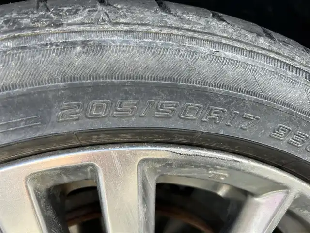 スバル インプレッサ スポーツ 2．0i－S アイサイト 群馬県 2012(平24)年 5.9万km アイスシルバーメタリック 4WD/ワンオーナー/純正SDナビ/CD・DVD・SD/Bluetooth・フルセグTV/バックカメラ/ビルトインETC/パドルシフト/クルーズコントロール/横滑り防止装置/レーンキープアシスト/衝突軽減ブレーキ/ヘッドライトウォッシャー/純正アルミホイール/純正フロアマット/取説・保証書/スマートキー×2