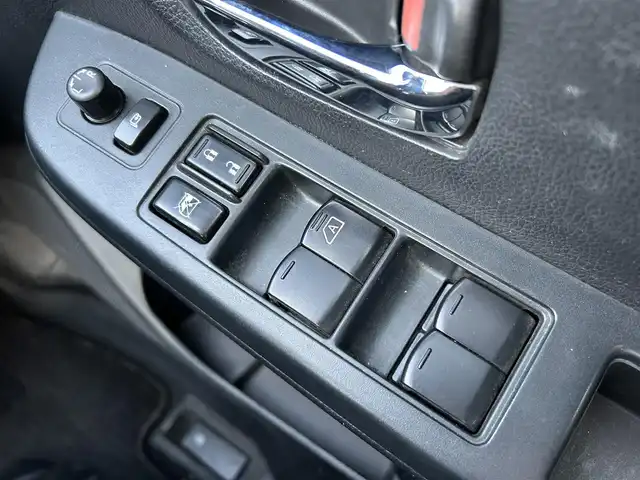 スバル インプレッサ スポーツ 2．0i－S アイサイト 群馬県 2012(平24)年 5.9万km アイスシルバーメタリック 4WD/ワンオーナー/純正SDナビ/CD・DVD・SD/Bluetooth・フルセグTV/バックカメラ/ビルトインETC/パドルシフト/クルーズコントロール/横滑り防止装置/レーンキープアシスト/衝突軽減ブレーキ/ヘッドライトウォッシャー/純正アルミホイール/純正フロアマット/取説・保証書/スマートキー×2