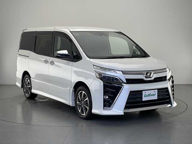 トヨタ ヴォクシー ZS 煌 長野県 2018(平30)年 4.9万km ホワイトパールクリスタルシャイン 純正ナビ　NSZT-W66T/（フルセグ/Bluetooth/CD)/バックカメラ/ビルトインETC/前方ドラレコ/衝突軽減ブレーキ/車線逸脱防止/クルーズコントロール/車線逸脱防止/両側電動スライドドア/アイドリングストップ/LEDヘッドライト/ステアリングスイッチ/二列目サンシェード/ドアバイザー/スマートキー