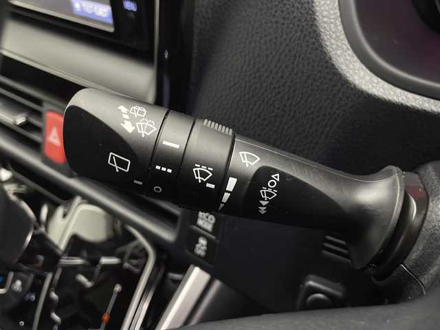 トヨタ ヴォクシー ZS 煌 長野県 2018(平30)年 4.9万km ホワイトパールクリスタルシャイン 純正ナビ　NSZT-W66T/（フルセグ/Bluetooth/CD)/バックカメラ/ビルトインETC/前方ドラレコ/衝突軽減ブレーキ/車線逸脱防止/クルーズコントロール/車線逸脱防止/両側電動スライドドア/アイドリングストップ/LEDヘッドライト/ステアリングスイッチ/二列目サンシェード/ドアバイザー/スマートキー